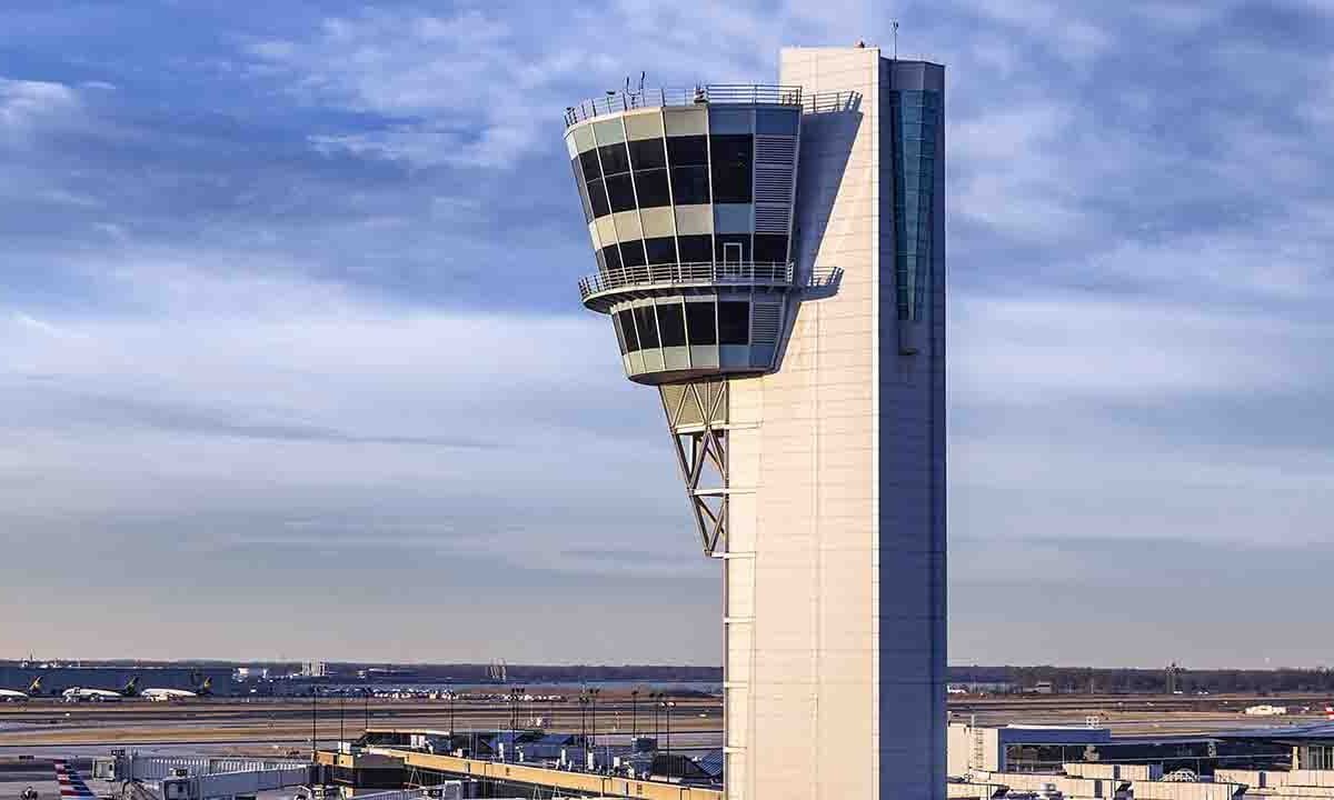 Airlines warn government shutdown could disrupt flights, strain aviation system