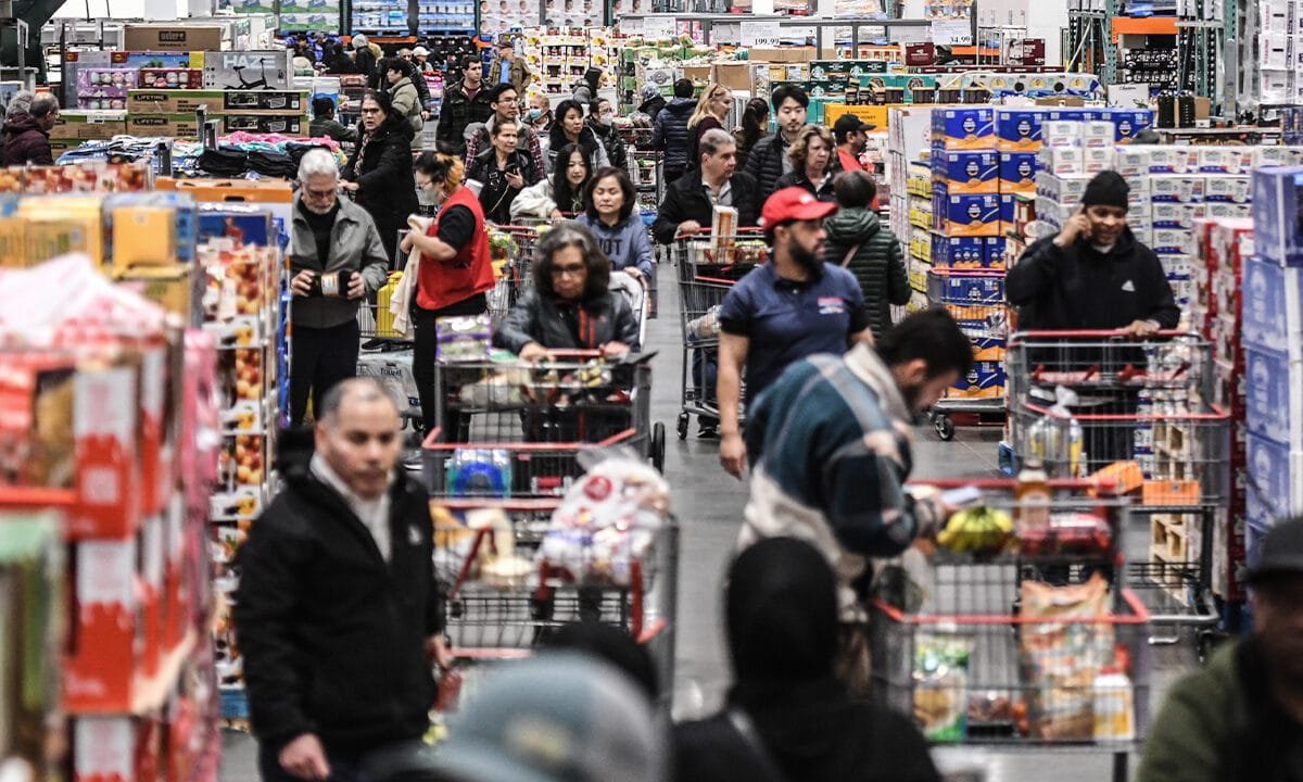 US consumer sentiment held steady in October, but labor market worries persist