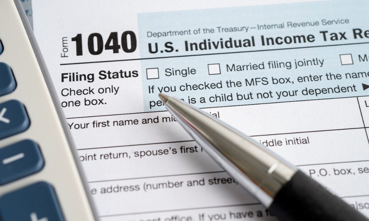 The government is shut down but the tax filing extension deadline remains