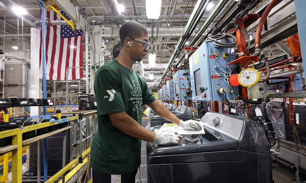 Dozens of American manufacturing associations urge congressional leaders to reopen federal government