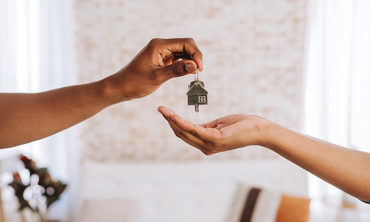 Mortgage rates drop to lowest level in over a year as buyers regain leverage
