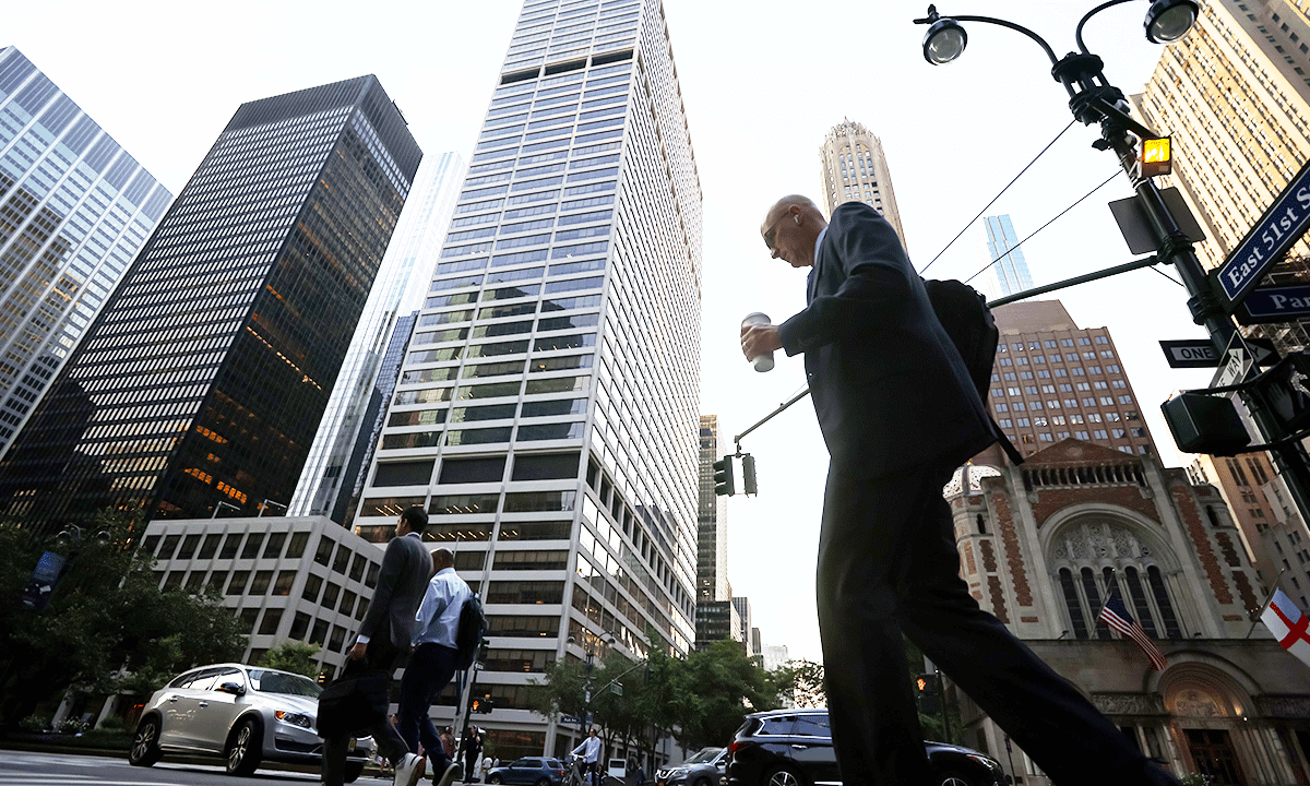 Return to office gaining momentum as AI reshapes corporate strategy