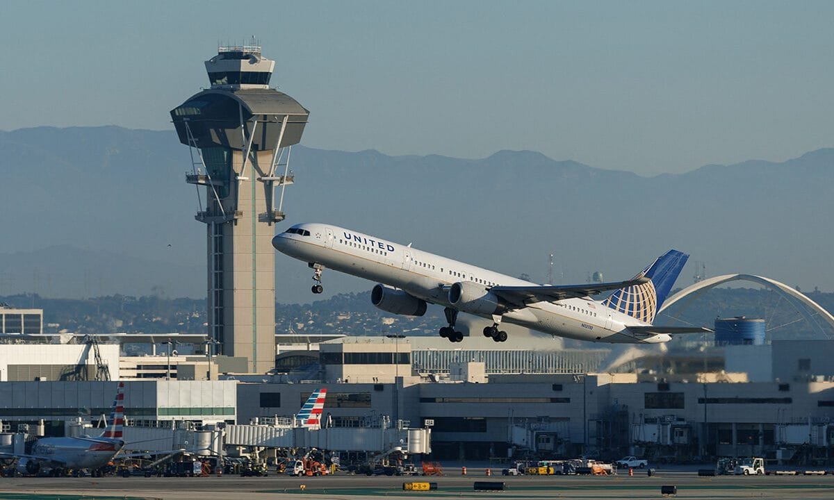 America’s top 10 busiest airports face flight cuts as the government shutdown drags on