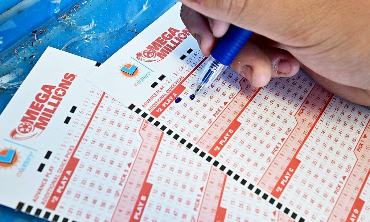 Single ticket sold in Georgia captures $980M Mega Millions jackpot