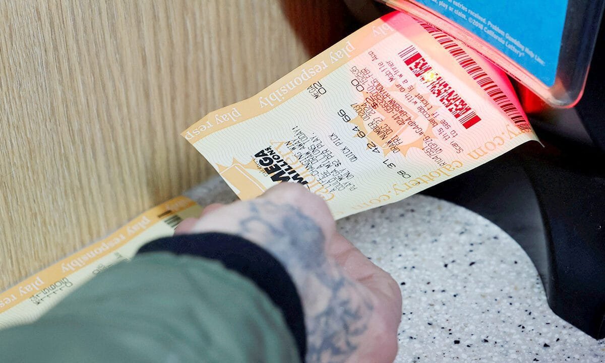 Mega Millions jackpot climbs to $900 million