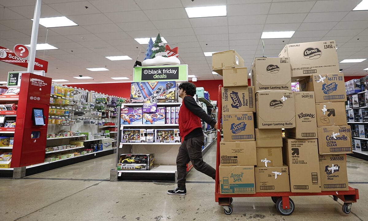 Target launches ‘10-4’ training, encouraging workers to smile at customers