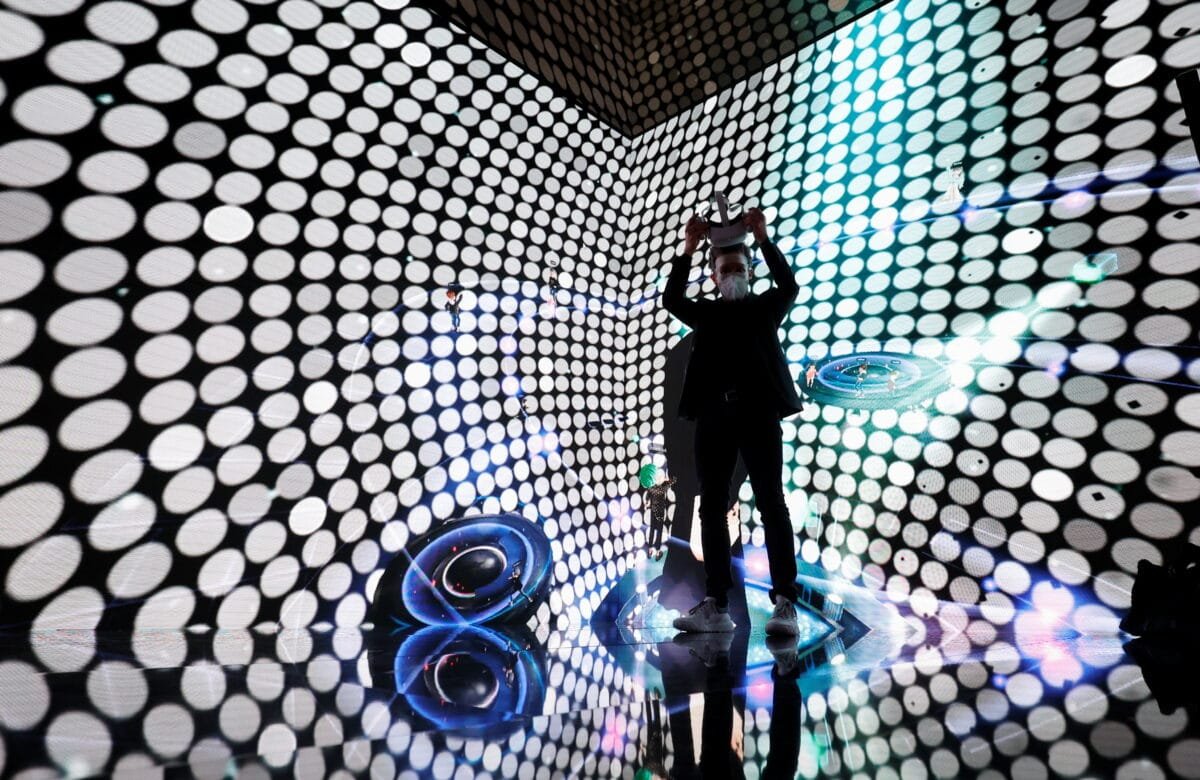 Meta scales back metaverse spending following reports of cutting budget by up to 30%