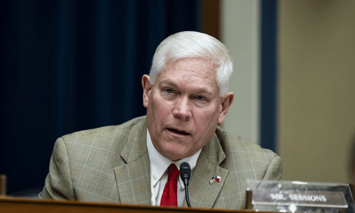 Bipartisan bill would force government agencies to label AI content