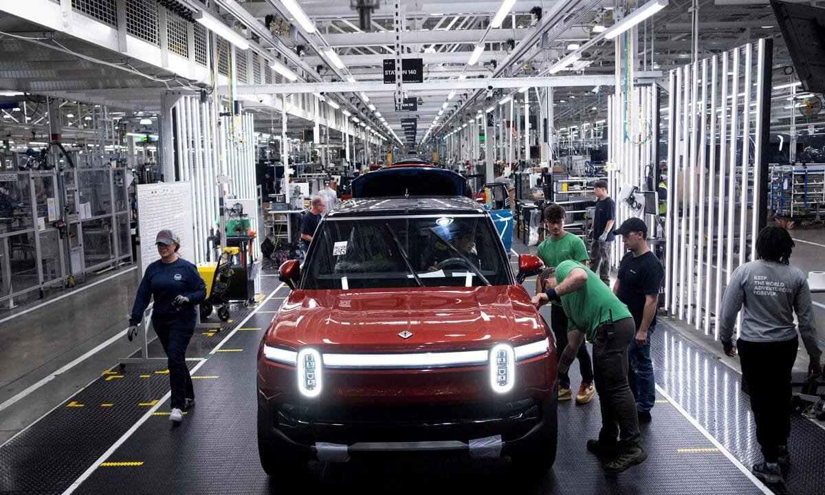 Automaker gears up for self-driving future with new chip
