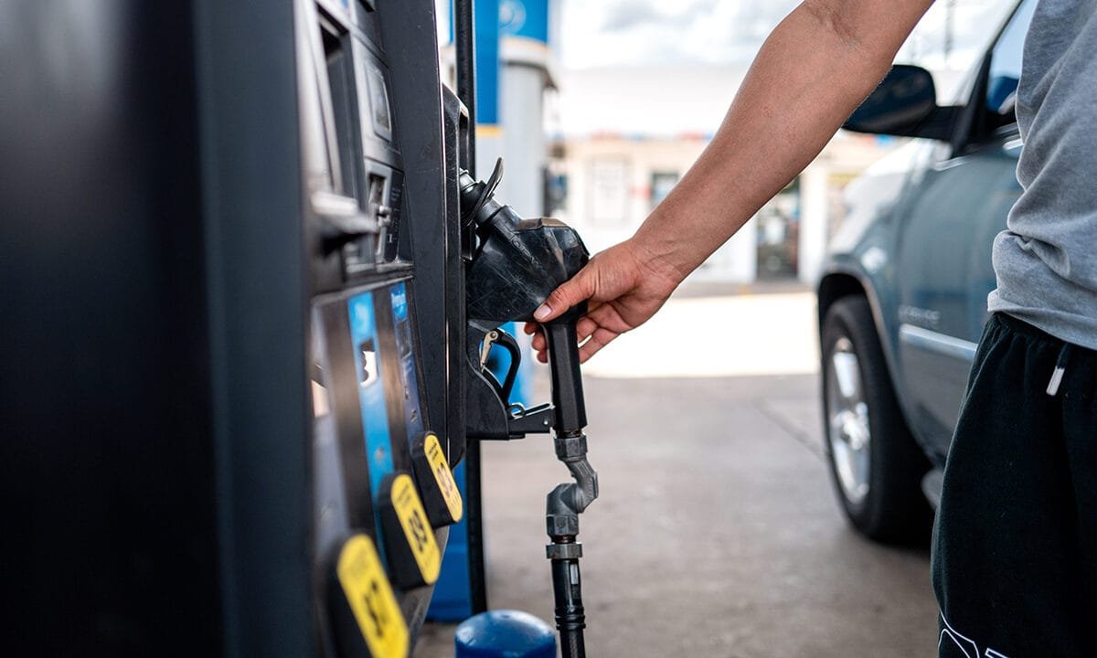 Gas prices drop below $3 nationwide as Trump says $2 gas within reach