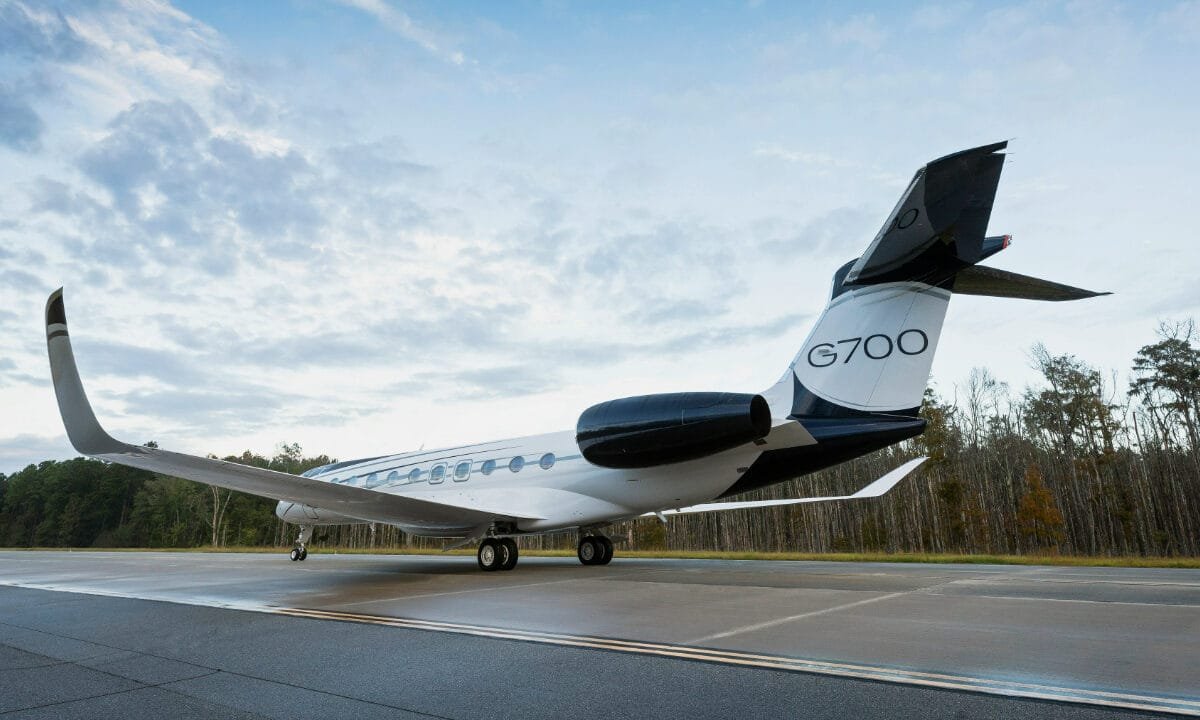 Trump threatens 50% tariff on Canadian aircraft in escalating Gulfstream certification fight