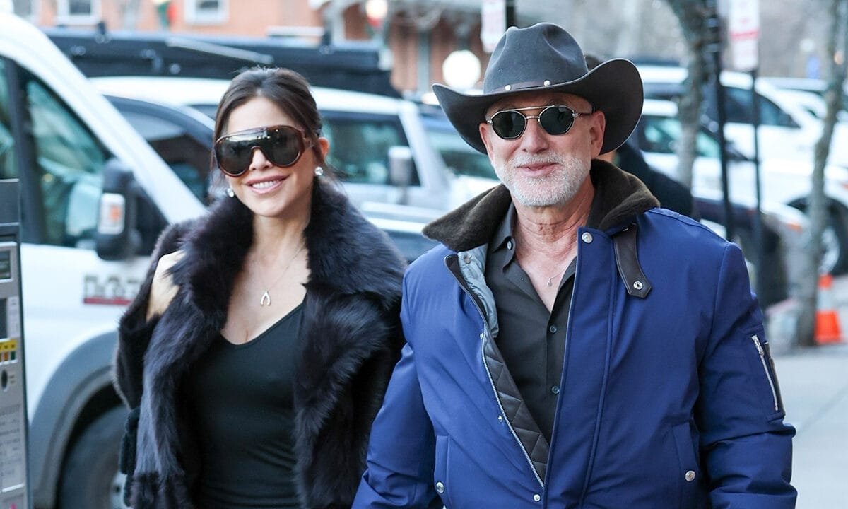 Jeff Bezos and Lauren Sánchez Bezos celebrate holidays with luxury trips to Aspen and St. Barts