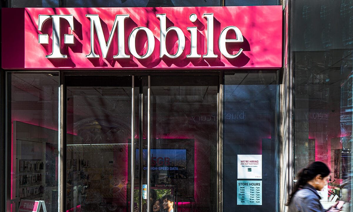 T-Mobile mocks Verizon as outage impacts rival’s customers nationwide