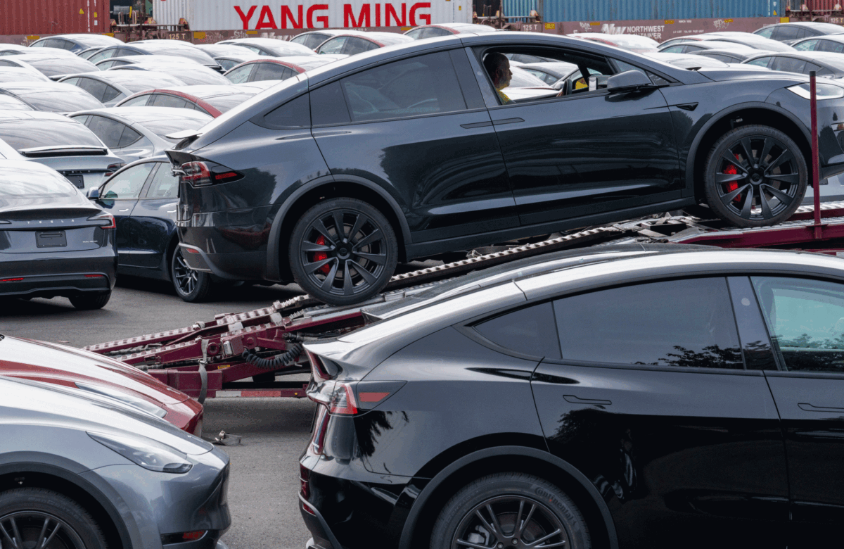 Tesla ends production of Model S and Model X vehicles, will focus on robots in 2026