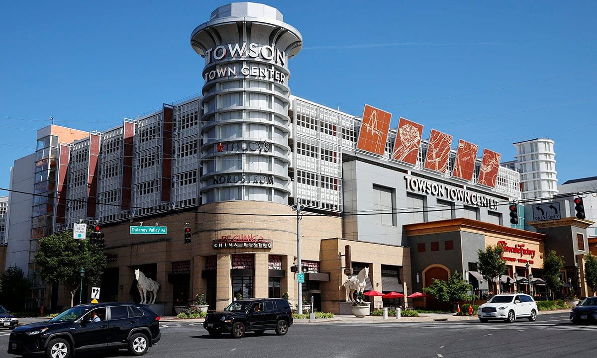 Major retailers are fleeing another popular mall