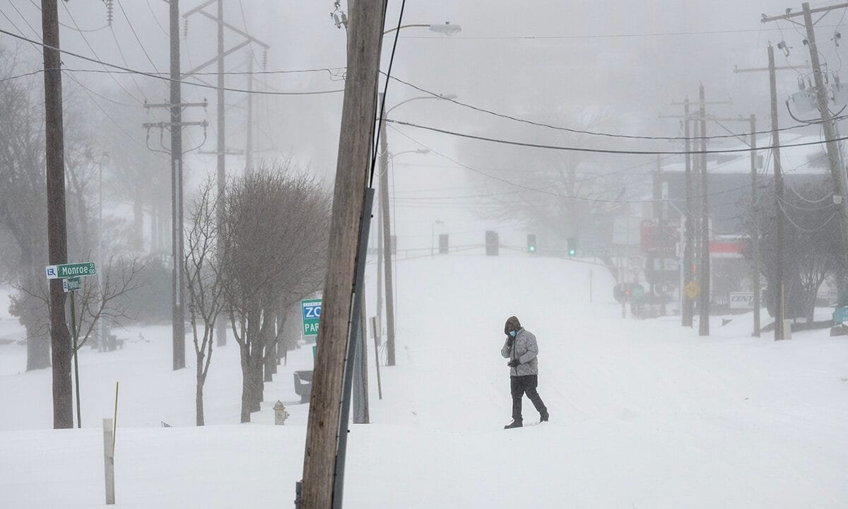 Massive winter storm strains US power grid as operators scramble to avoid blackouts