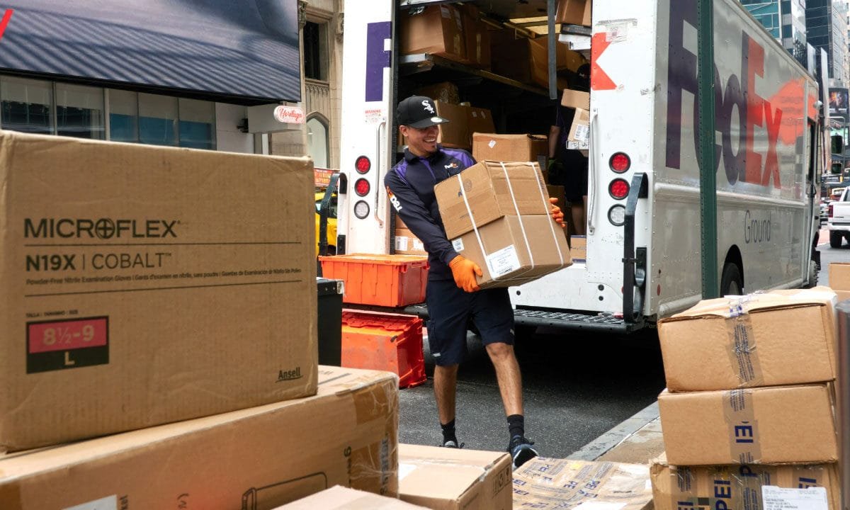 FedEx says it will return any tariff refunds to customers, shippers who paid them