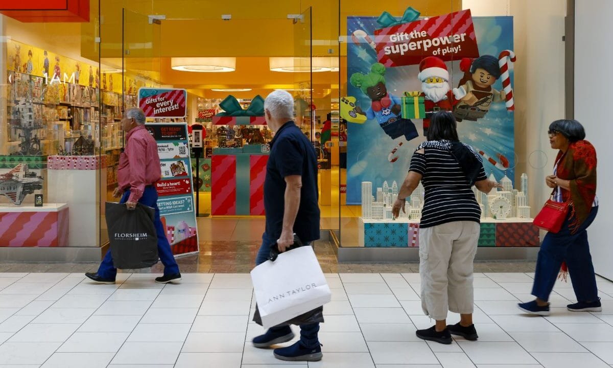 US economy grew slower than expected in fourth quarter