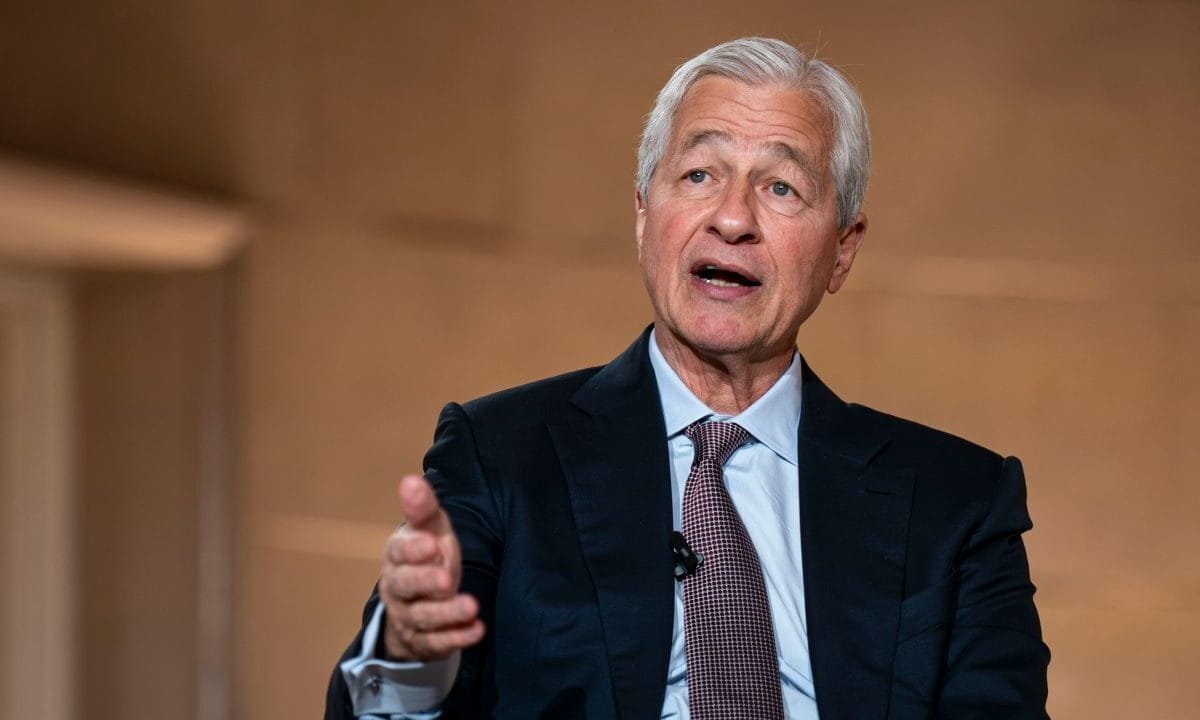 Jamie Dimon warns of pre-financial crisis parallels, says some people doing ‘dumb things’