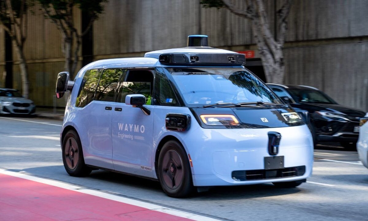 Self-driving car companies Waymo, Tesla to testify at key Senate committee on regulating growing industry