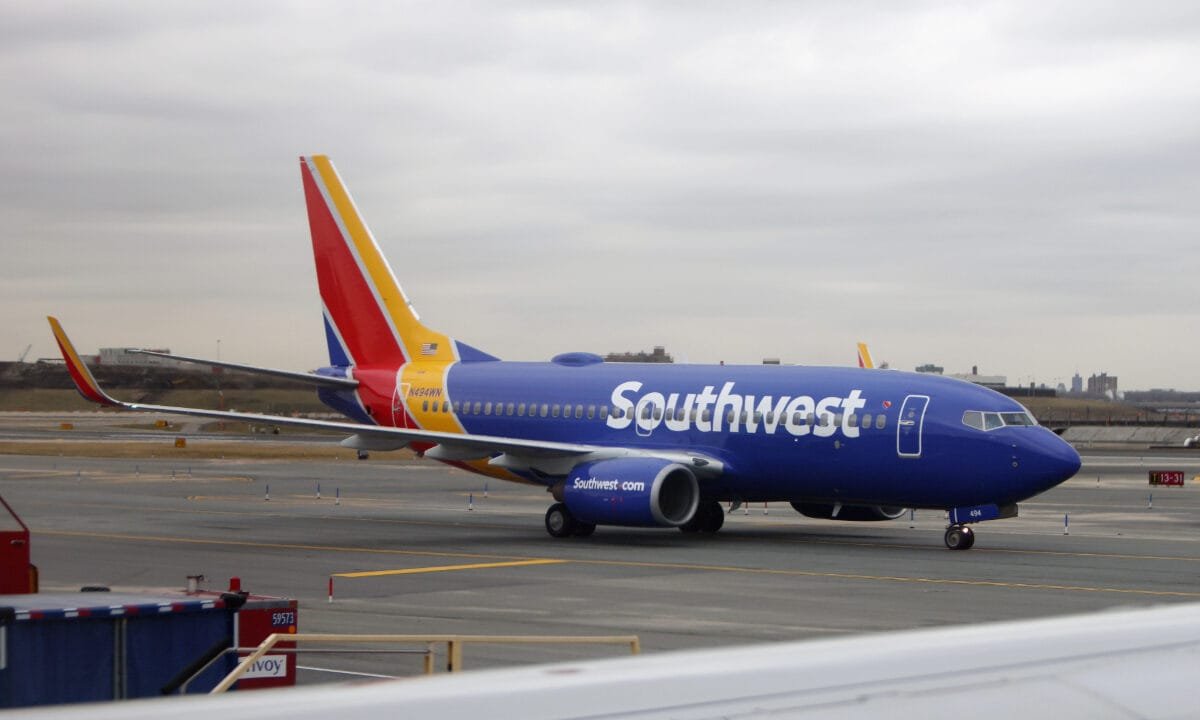 Southwest flight diverts to Atlanta airport, armed tactical units detain man in frightening security scare