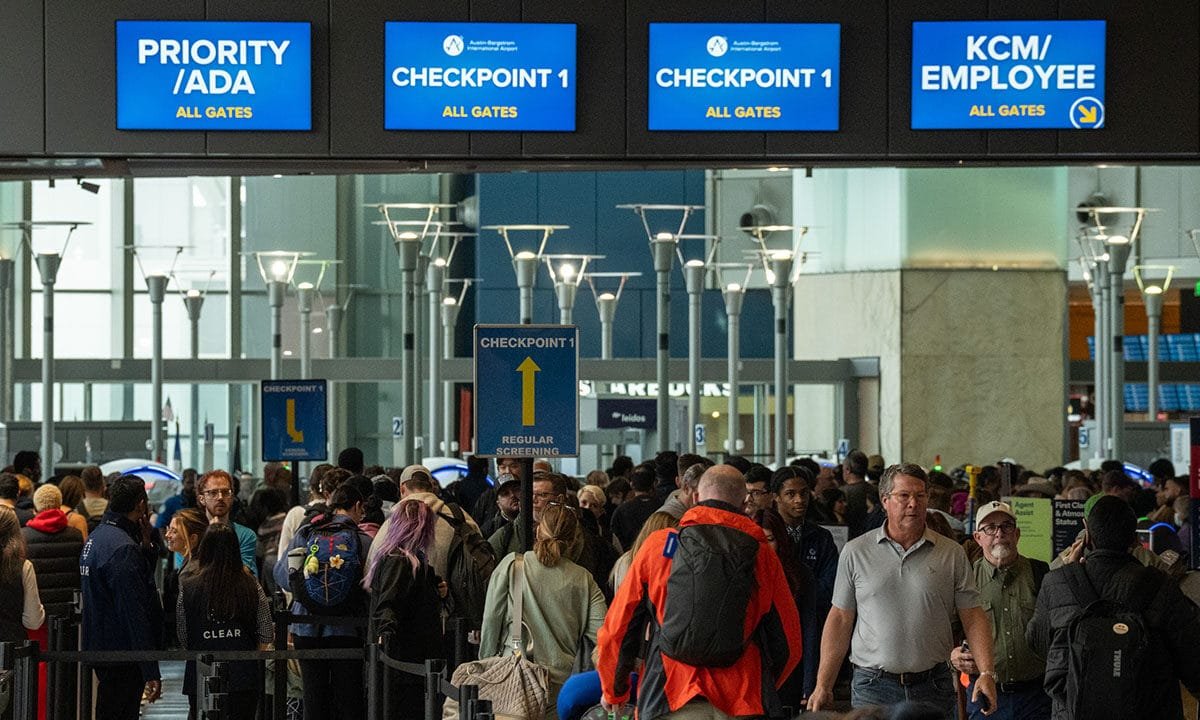 Austin airport gridlock: Security lines stretch outdoors as DHS shutdown hits one-month mark