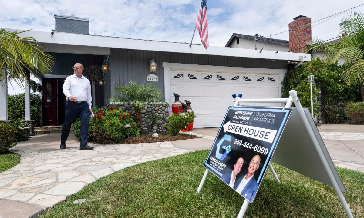 Mortgage rates tick higher to 6%