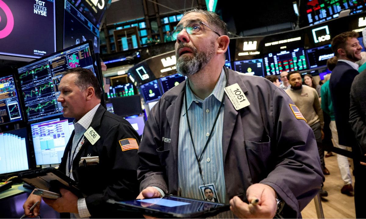 Dow falls 400 points, oil spike moderates amid Middle East tensions