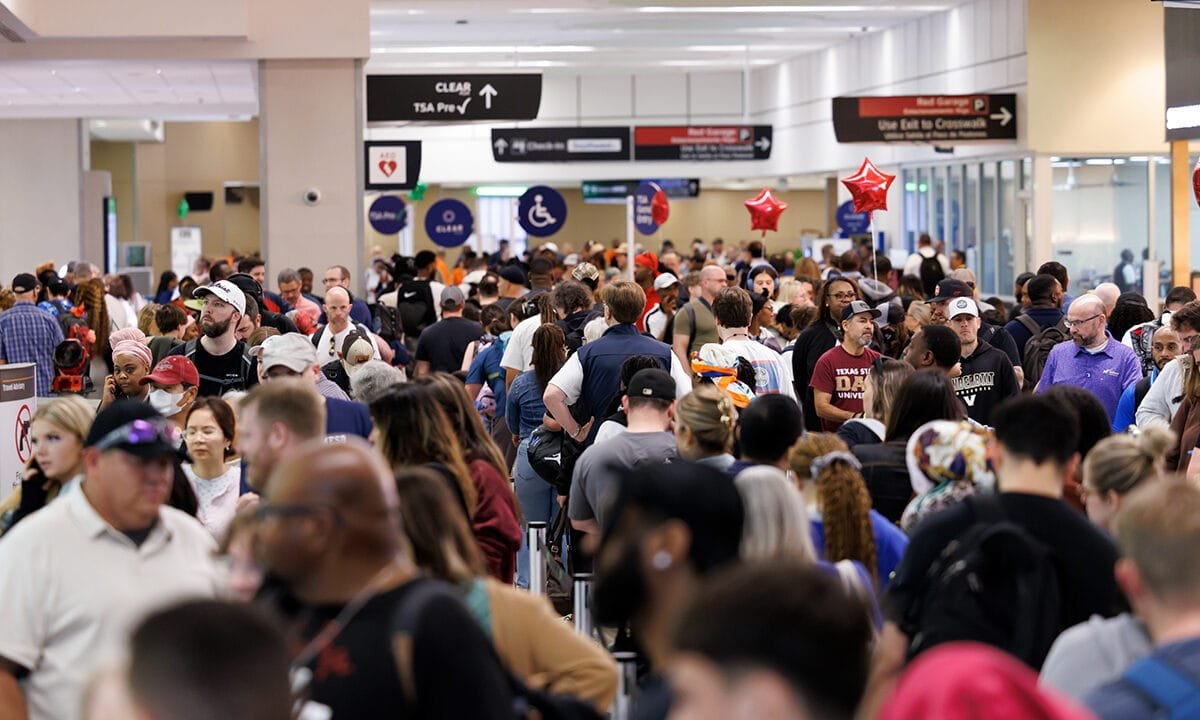 Travel expert warns Americans to ‘book now’ as oil prices threaten higher airfares