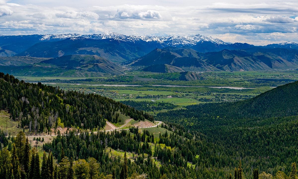 Americans map out summer travel as mountain town claims No. 1 spot