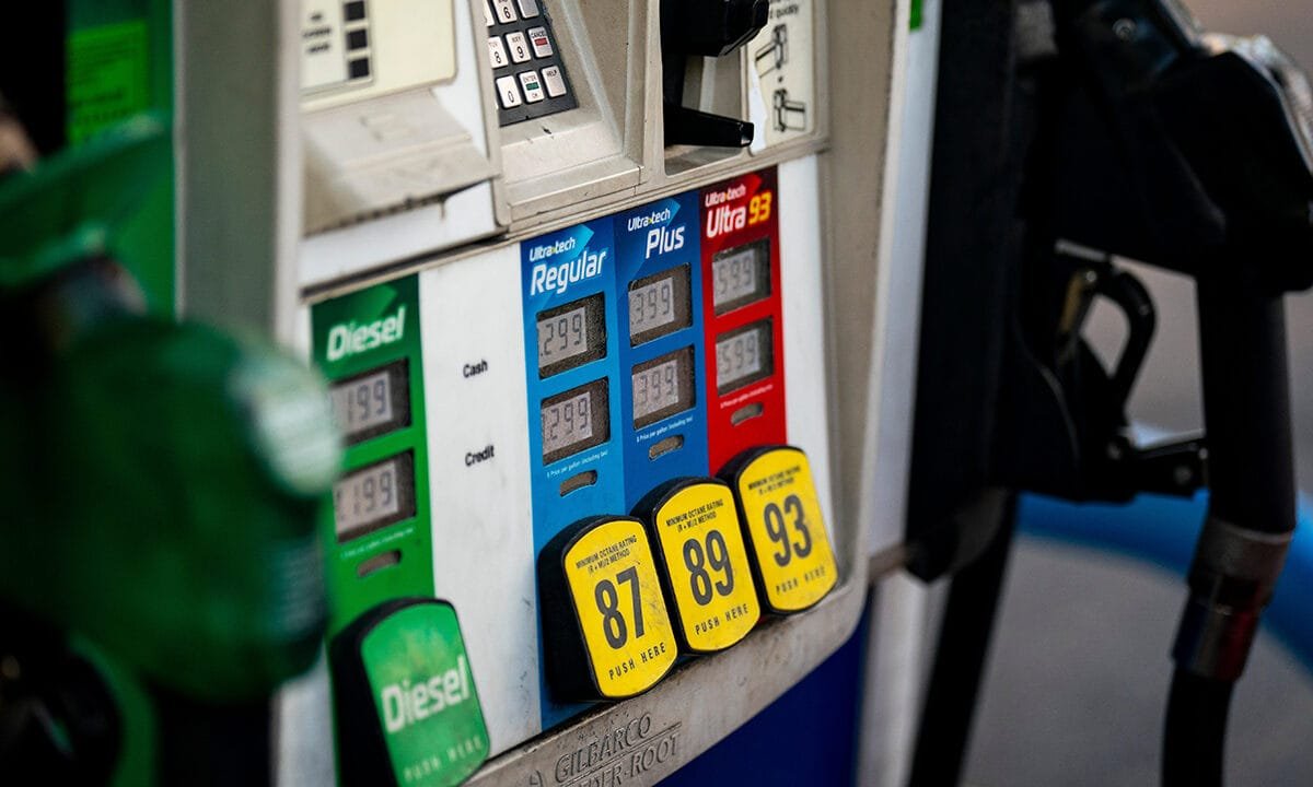 Auto industry trade group urges feds to scrap gas tax and replace it with a vehicle weight fee