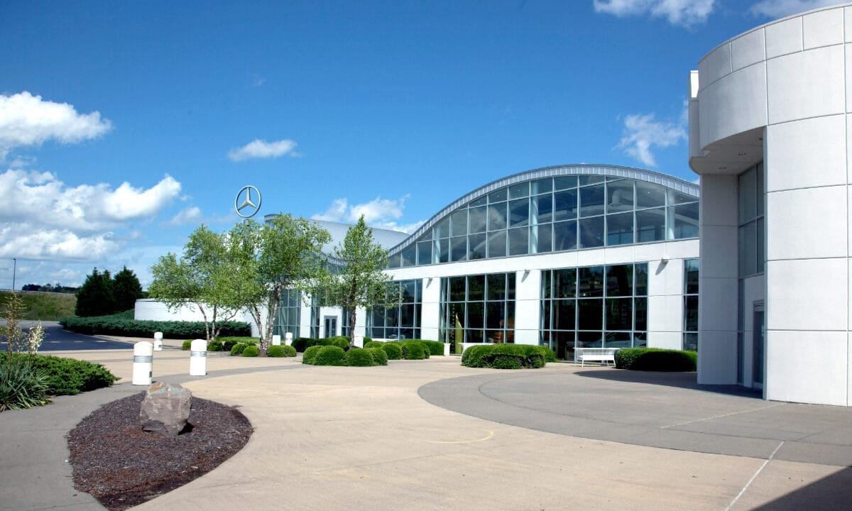 Mercedes-Benz to pour $4B into Alabama plant as Trump tariffs reshape US auto strategy