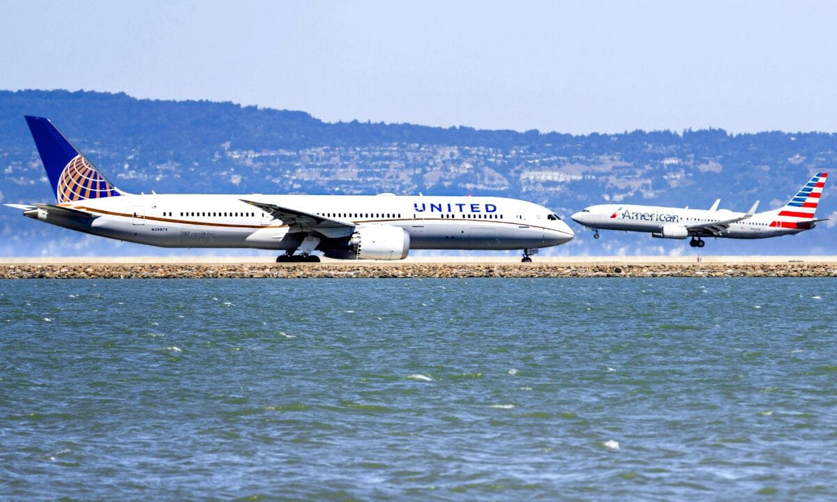 Bipartisan senators press United and American CEOs on reported merger of leading airlines