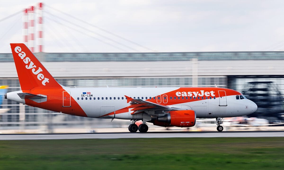 Flight diverted after passenger reveals power bank charging in checked luggage