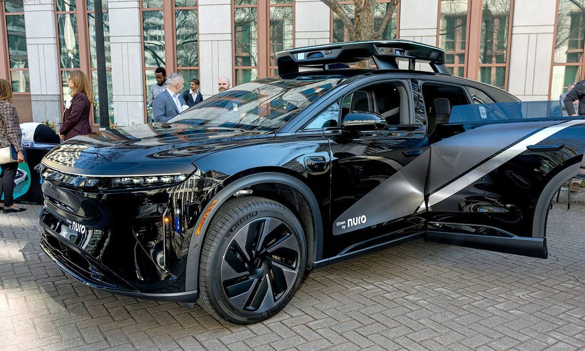 Hertz, Uber team up to build robotaxi fleets in major mobility push