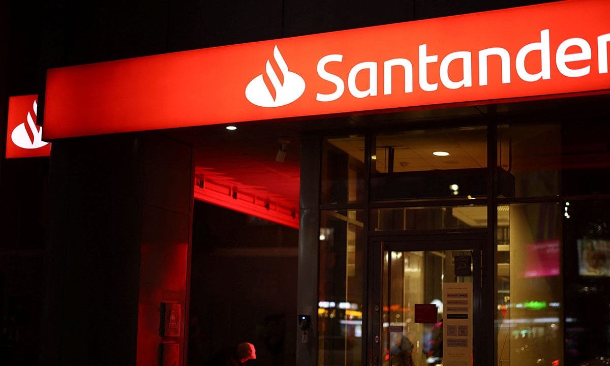Ex-Santander banker in Rhode Island pleads guilty to stealing $125K from client with dementia