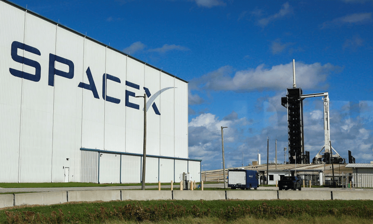 SpaceX moves to launch highly anticipated IPO