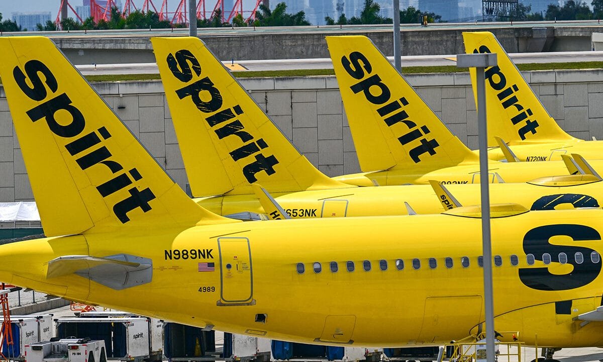 Retiring Spirit pilot whose final flight was canceled gets tribute from competitor airline