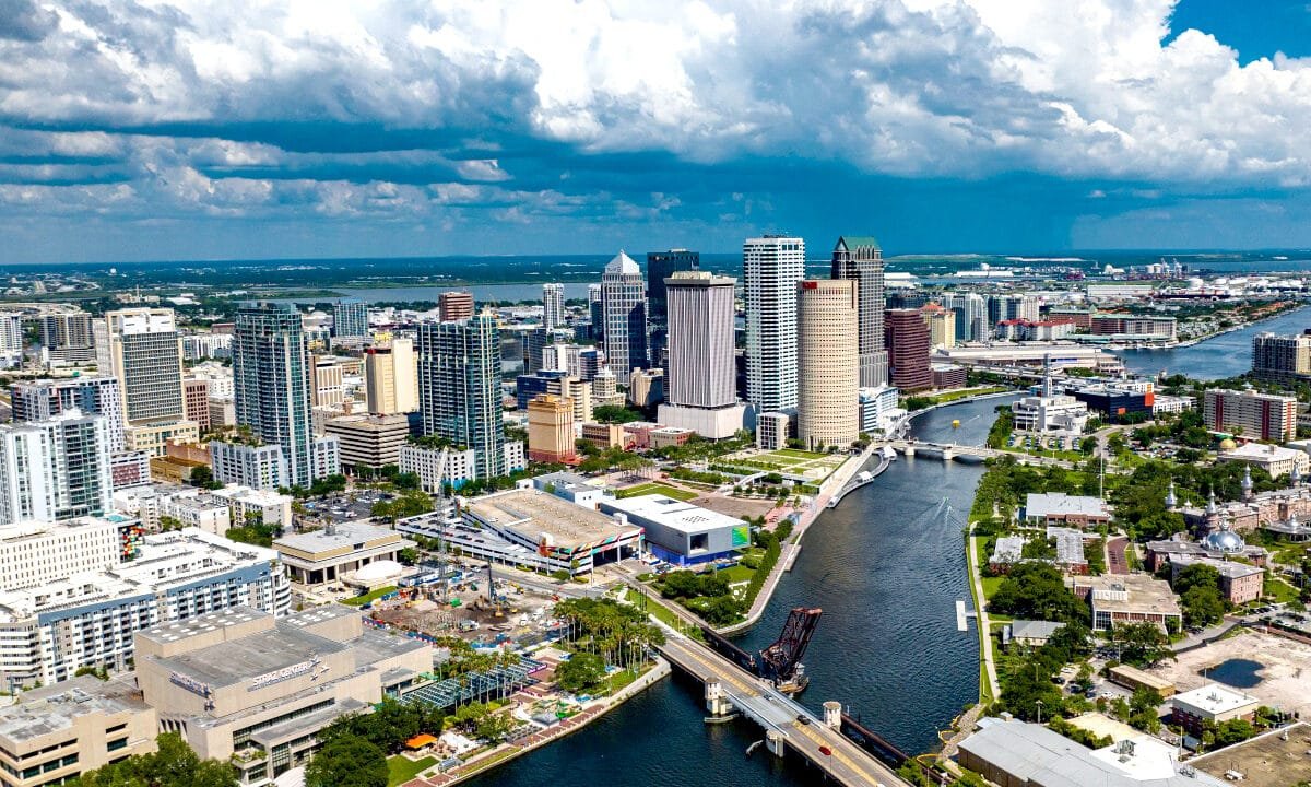 Southern cities dominate rankings of best job markets for new college graduates