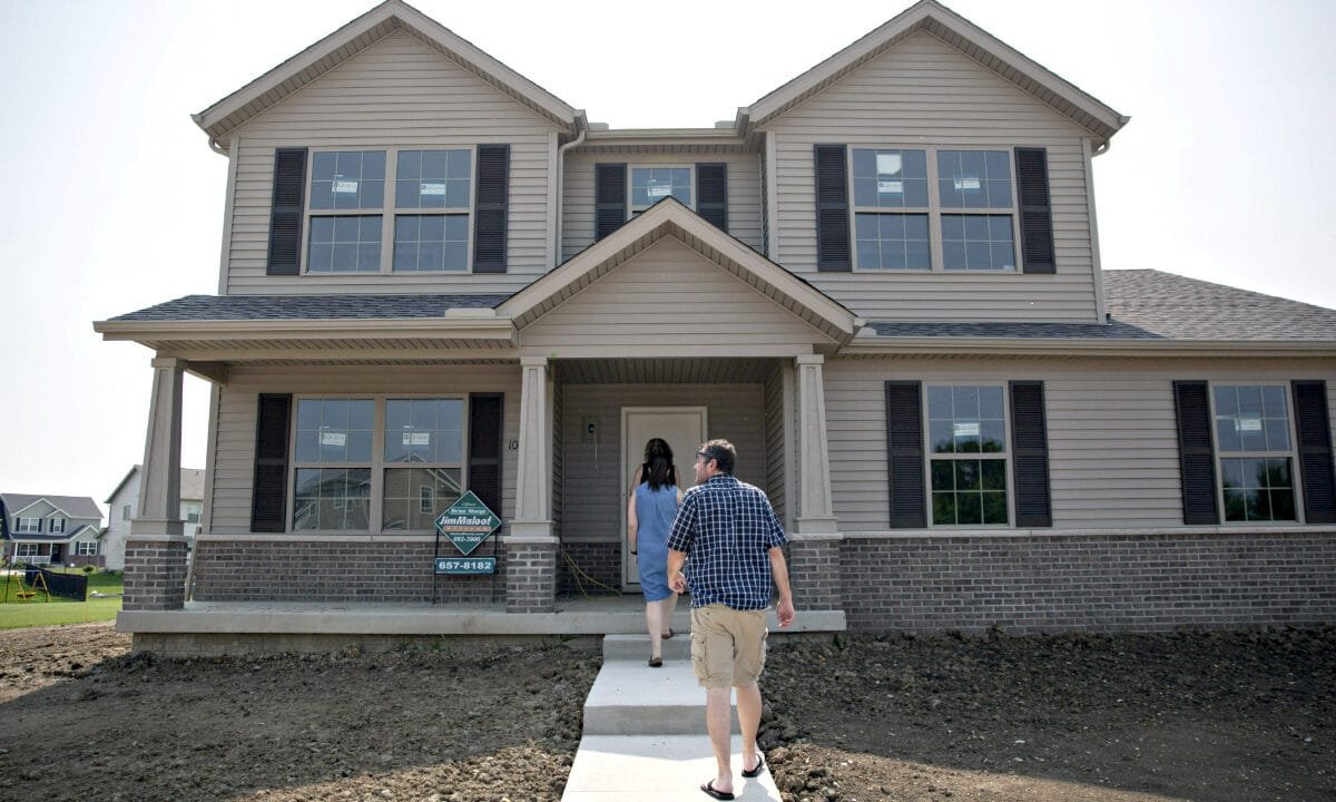 Mortgage rates fall to lowest level in over a month as Iran deal framework takes shape