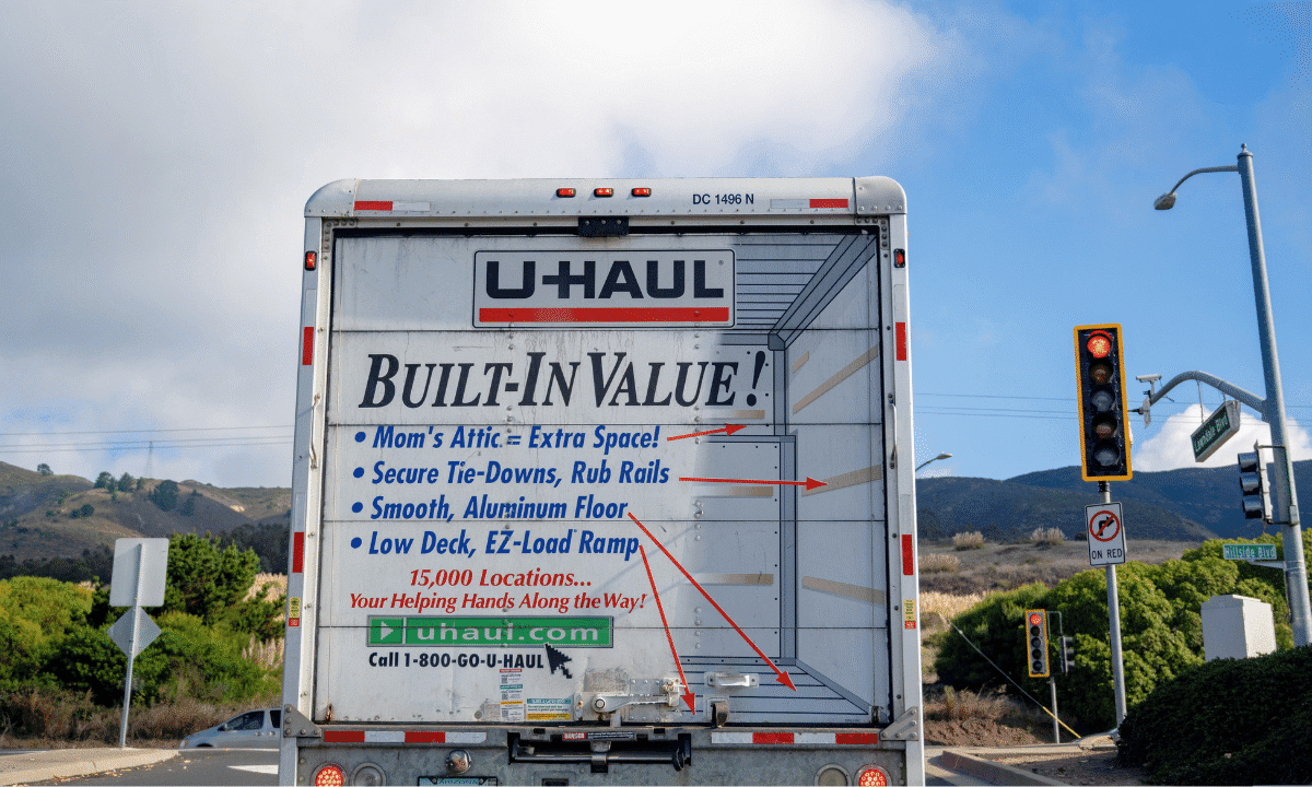 Tax-weary Americans flee blue states for Republican-led southern havens