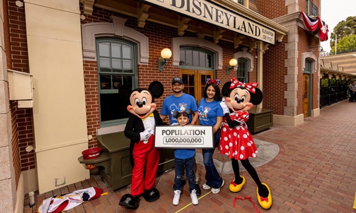 8-year-old gets surprise of a lifetime as Disneyland’s honorary 1 billionth guest